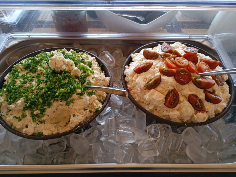 61f32037-4fa7-43f8-b781-17943af08ee7