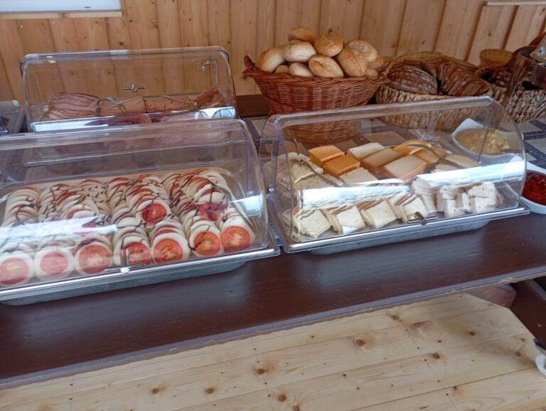 990233dd-4e1a-4e21-9091-bb42c9773d02